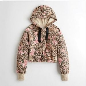 Nwt Womens Hollister Leopard Floral Crop Sweater